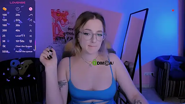 Snapshot of luna_berryy chatting on October 4, 2025, 7:15 pm luna berryy online show from October 4, 2025, 7:15 pm