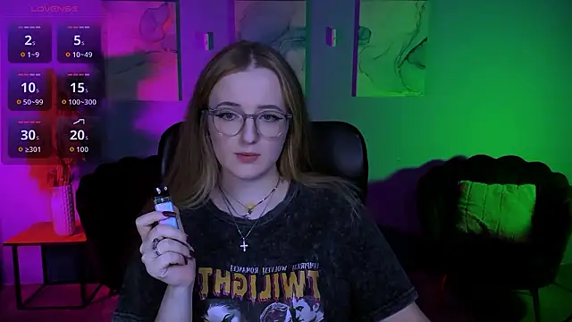 luna berryy online show from March 31, 2026, 7:27 pm