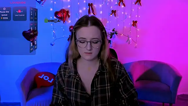 luna berryy online show from May 30, 2026, 7:30 pm