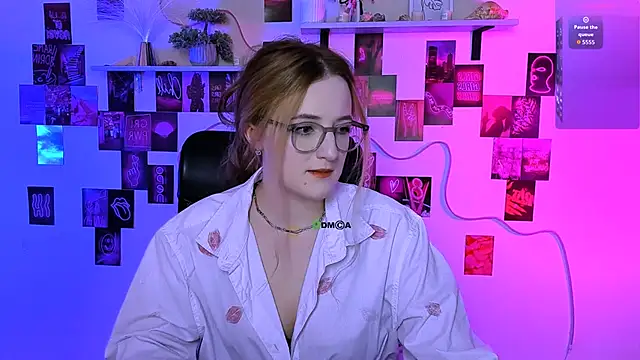 luna berryy online show from June 3, 2026, 7:07 pm