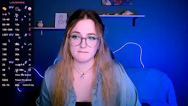 Snapshot of luna_berryy chatting on October 11, 2025, 7:48 pm luna berryy online show from October 11, 2025, 7:48 pm