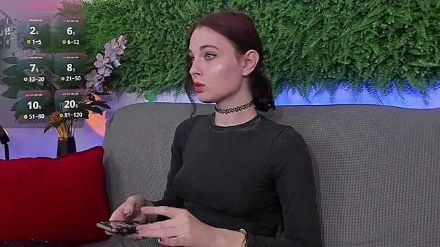 Snapshot of AprilAvery chatting on March 5, 2025, 4:13 pm AprilAvery online show from March 5, 2025, 4:13 pm