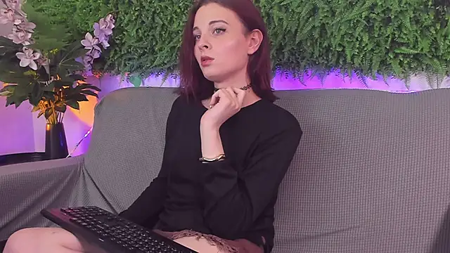 Snapshot of AprilAvery chatting on March 14, 2025, 10:16 pm AprilAvery online show from March 14, 2025, 10:16 pm