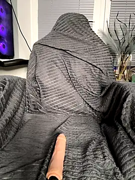 Miss chiks online show from December 2, 2025, 7:04 pm