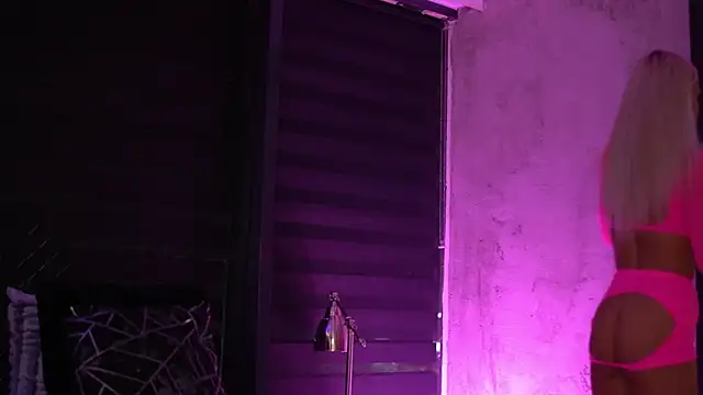 Candy Ivy online show from November 13, 2025, 5:50 pm