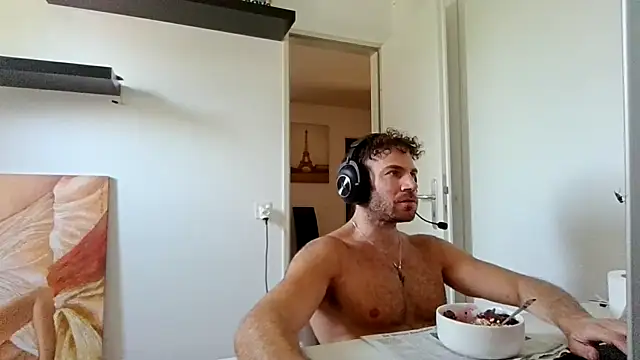 Snapshot of alpha-hunk chatting on June 29, 2026, 10:37 am alpha-hunk online show from June 29, 2026, 10:37 am