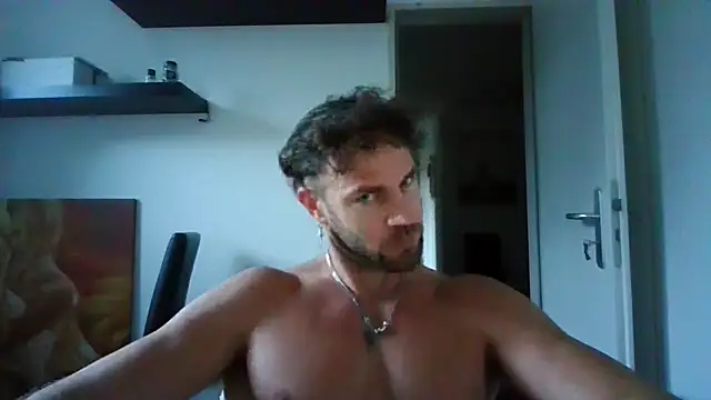 alpha-hunk online show from September 15, 2025, 5:35 pm