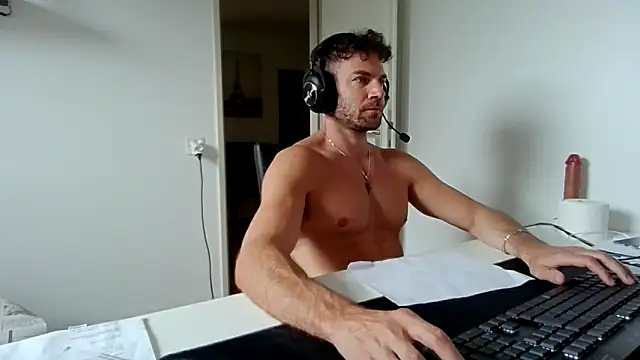 alpha-hunk online show from April 12, 2026, 11:35 am