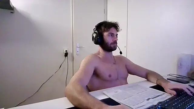 Snapshot of alpha-hunk chatting on January 5, 2026, 5:27 pm alpha-hunk online show from January 5, 2026, 5:27 pm