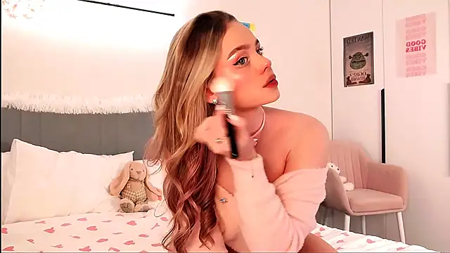 Snapshot of SIlviaBeyt chatting on September 19, 2025, 6:34 pm SIlviaBeyt online show from September 19, 2025, 6:34 pm