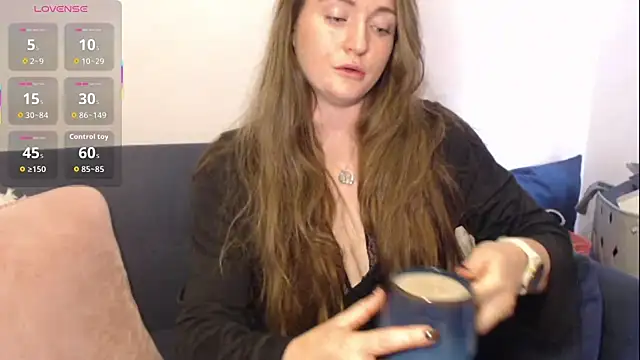 Snapshot of BustyBonnieUK chatting on October 21, 2025, 11:42 am BustyBonnieUK online show from October 21, 2025, 11:42 am