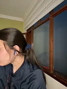 Snapshot of aurora_divine chatting on October 1, 2025, 10:57 pm aurora divine online show from October 1, 2025, 10:57 pm