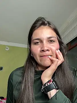 Snapshot of aurora_divine chatting on September 20, 2025, 11:54 pm aurora divine online show from September 20, 2025, 11:54 pm