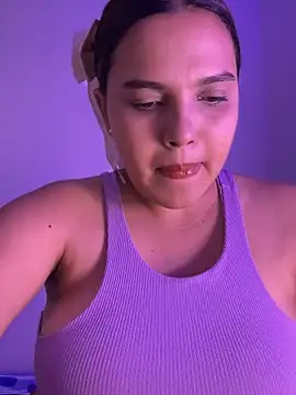 Snapshot of vivicolibri chatting on September 24, 2025, 4:13 pm vivicolibri online show from September 24, 2025, 4:13 pm