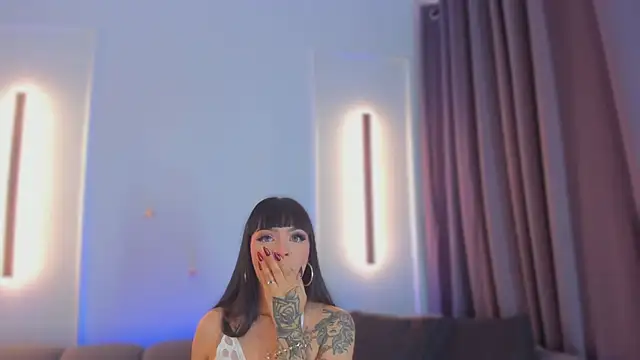 maddy walker online show from September 10, 2025, 7:57 pm