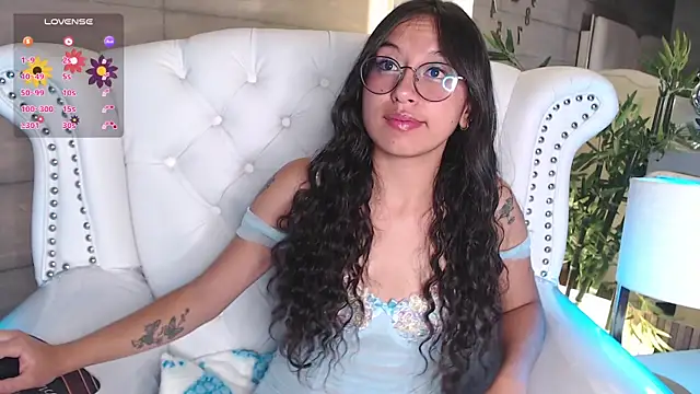 Snapshot of MadyJackson chatting on March 4, 2025, 8:05 pm MadyJackson online show from March 4, 2025, 8:05 pm