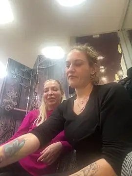  linarose online show from February 17, 2025, 8:06 pm