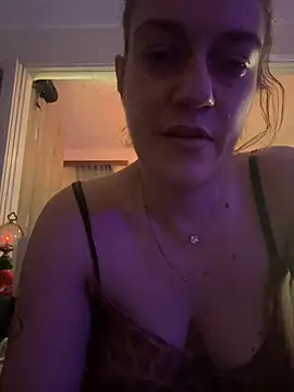  linarose online show from February 3, 2025, 10:11 pm