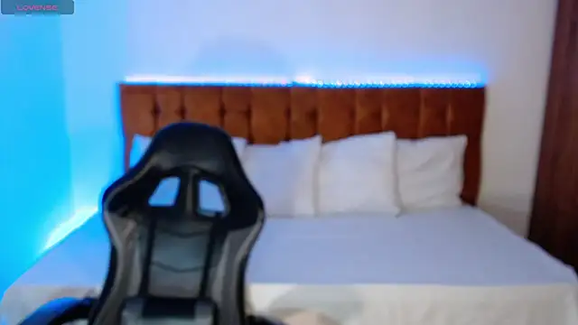 Snapshot of alexiaaross chatting on October 24, 2025, 8:02 am alexiaaross online show from October 24, 2025, 8:02 am