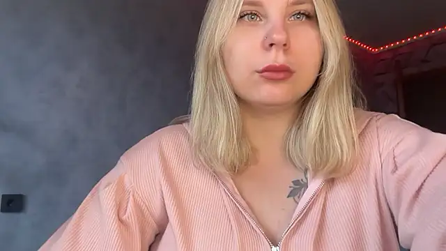 Thalia  Star online show from December 2, 2025, 9:55 am