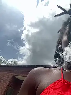 choclatepeaach online show from April 4, 2026, 7:42 pm