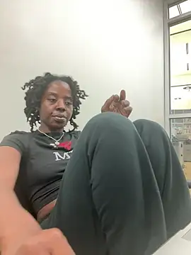 choclatepeaach online show from March 16, 2026, 4:32 pm