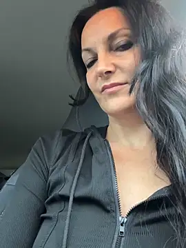 -OLYA- online show from October 9, 2025, 6:25 am