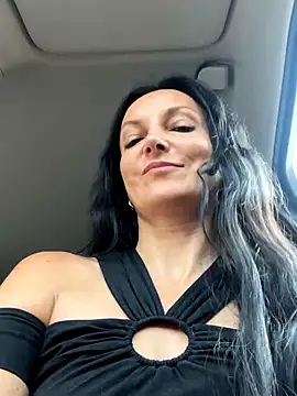-OLYA- online show from September 9, 2025, 6:23 am