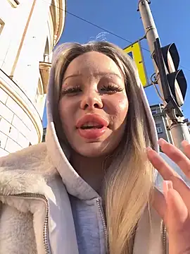 Snapshot of babydolll chatting on October 17, 2025, 11:56 am babydolll online show from October 17, 2025, 11:56 am