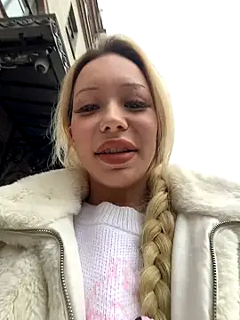 Snapshot of babydolll chatting on October 10, 2025, 11:44 am babydolll online show from October 10, 2025, 11:44 am