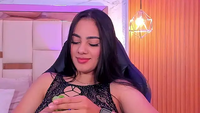 Snapshot of mallie_quinn chatting on January 14, 2025, 4:08 pm mallie quinn online show from January 14, 2025, 4:08 pm