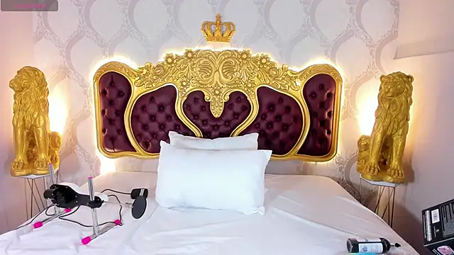 KendralHolson online show from October 24, 2025, 4:33 am