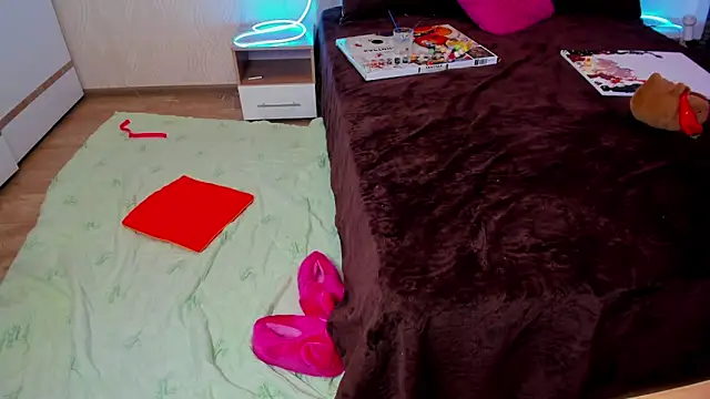 Snapshot of Miss_Elsa_ chatting on March 11, 2025, 5:13 am Miss Elsa online show from March 11, 2025, 5:13 am