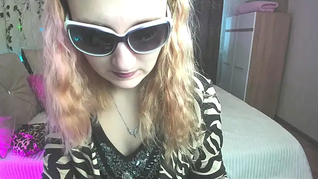 Snapshot of Miss_Elsa_ chatting on February 7, 2025, 3:45 am Miss Elsa online show from February 7, 2025, 3:45 am
