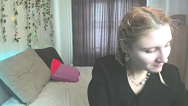 Snapshot of Miss_Elsa_ chatting on February 12, 2025, 7:44 am Miss Elsa online show from February 12, 2025, 7:44 am