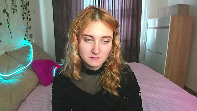 Snapshot of Miss_Elsa_ chatting on February 19, 2025, 7:28 am Miss Elsa online show from February 19, 2025, 7:28 am