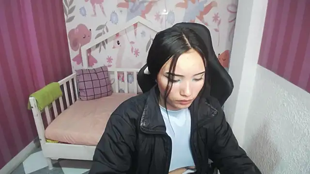  Esther Toro b online show from December 5, 2024, 7:00 pm