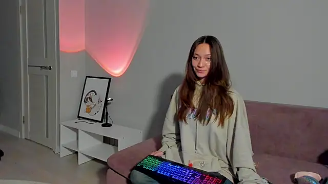 Snapshot of EllaSky_xoxo chatting on January 18, 2025, 2:03 am EllaSky xoxo online show from January 18, 2025, 2:03 am