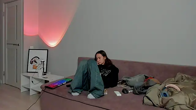 Snapshot of EllaSky_xoxo chatting on February 6, 2025, 12:54 am EllaSky xoxo online show from February 6, 2025, 12:54 am