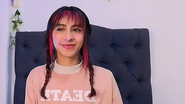 Snapshot of Alyssa_jones chatting on March 11, 2025, 3:58 am Alyssa jones online show from March 11, 2025, 3:58 am