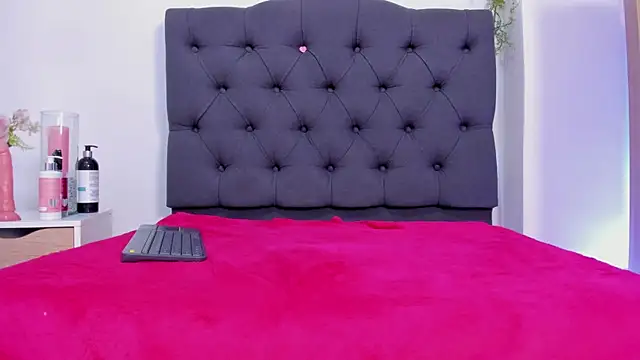 Snapshot of Alyssa_jones chatting on February 28, 2025, 6:54 am Alyssa jones online show from February 28, 2025, 6:54 am