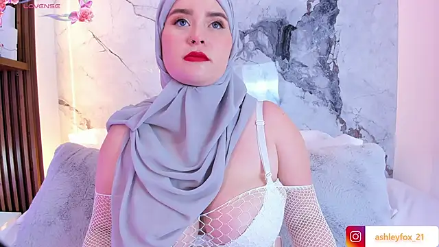 ashleyfox 01 online show from March 19, 2025, 12:12 pm