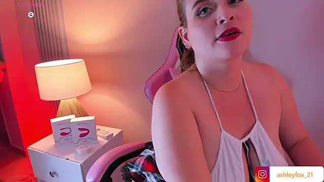 ashleyfox 01 online show from February 2, 2025, 3:28 pm