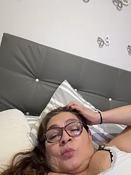 AntonellaAlondra4 online show from April 19, 2026, 6:25 am