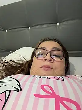 AntonellaAlondra4 online show from April 4, 2026, 11:17 am