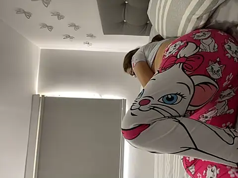 Snapshot of AntonellaAlondra4 chatting on February 6, 2025, 3:52 pm AntonellaAlondra4 online show from February 6, 2025, 3:52 pm
