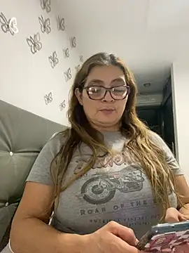 Snapshot of AntonellaAlondra4 chatting on March 2, 2025, 1:58 am AntonellaAlondra4 online show from March 2, 2025, 1:58 am