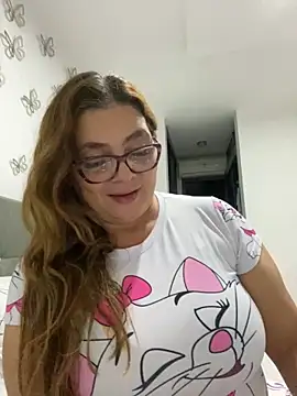 Snapshot of AntonellaAlondra4 chatting on February 25, 2025, 4:24 am AntonellaAlondra4 online show from February 25, 2025, 4:24 am