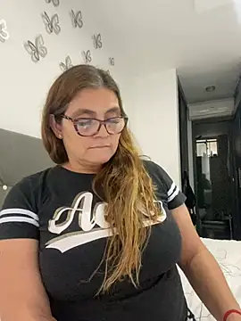 Snapshot of AntonellaAlondra4 chatting on February 23, 2025, 9:05 pm AntonellaAlondra4 online show from February 23, 2025, 9:05 pm