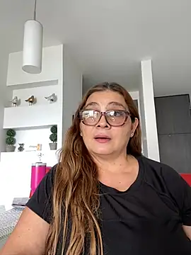 Snapshot of AntonellaAlondra4 chatting on February 17, 2025, 6:50 pm AntonellaAlondra4 online show from February 17, 2025, 6:50 pm